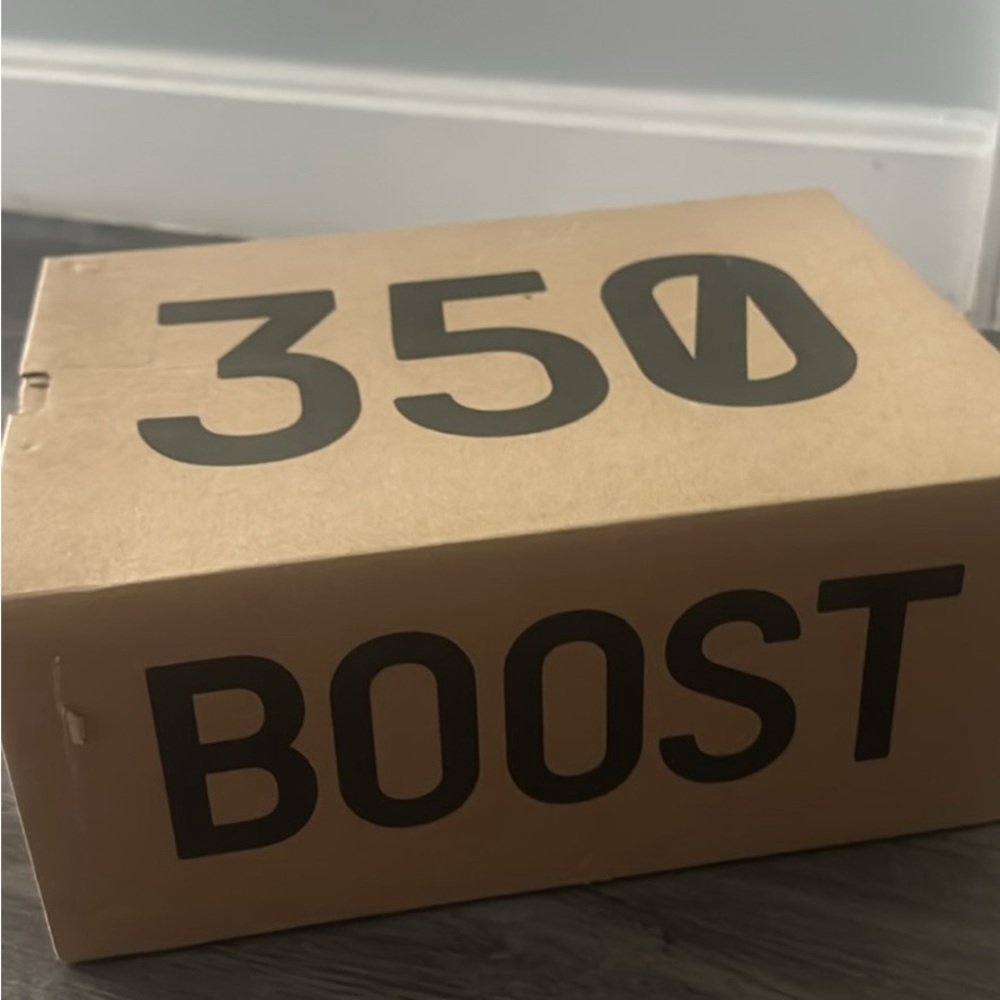 Yeezy's - Picture 2 of 7